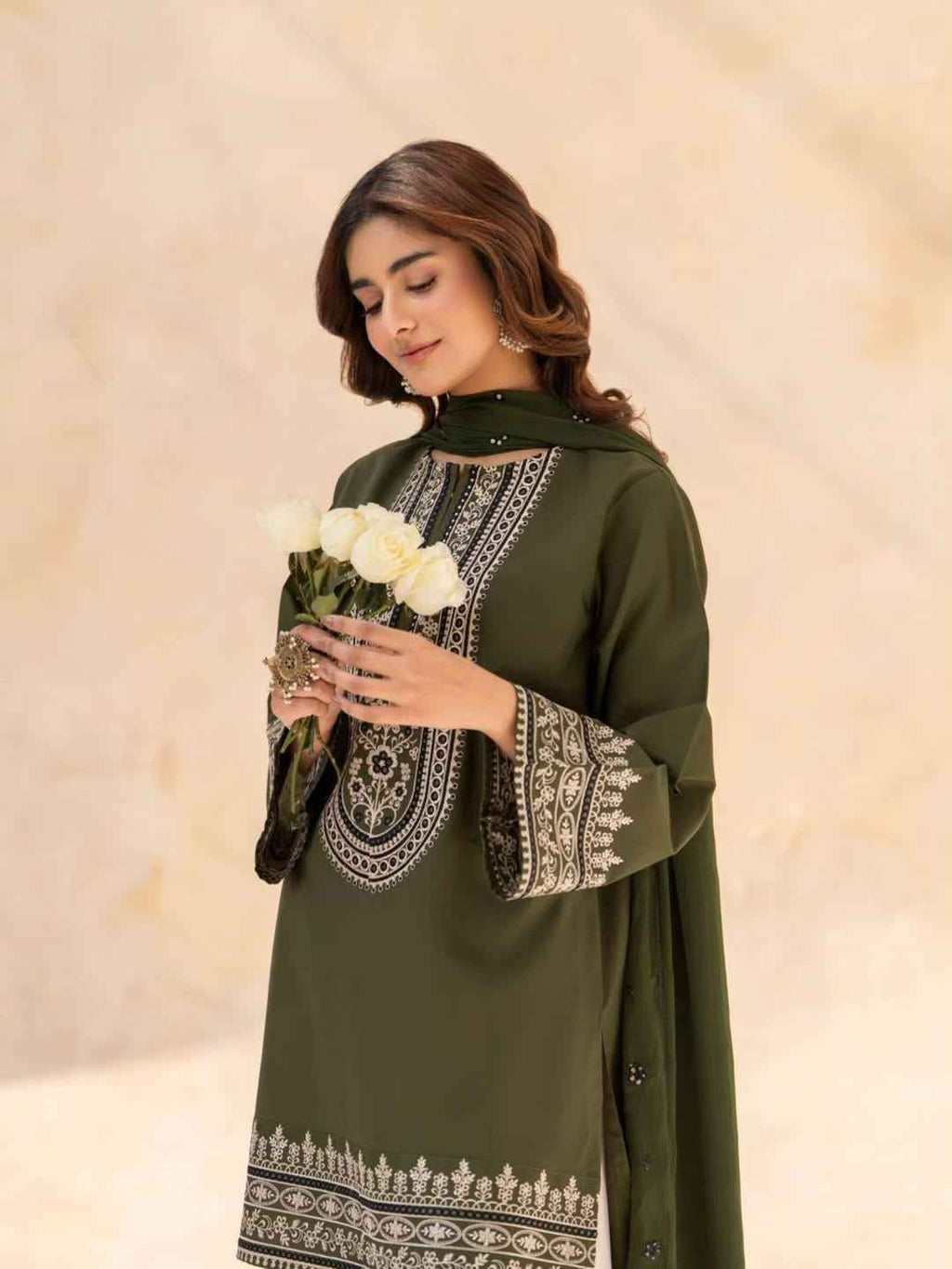 Gulnar embroidered 3pcs