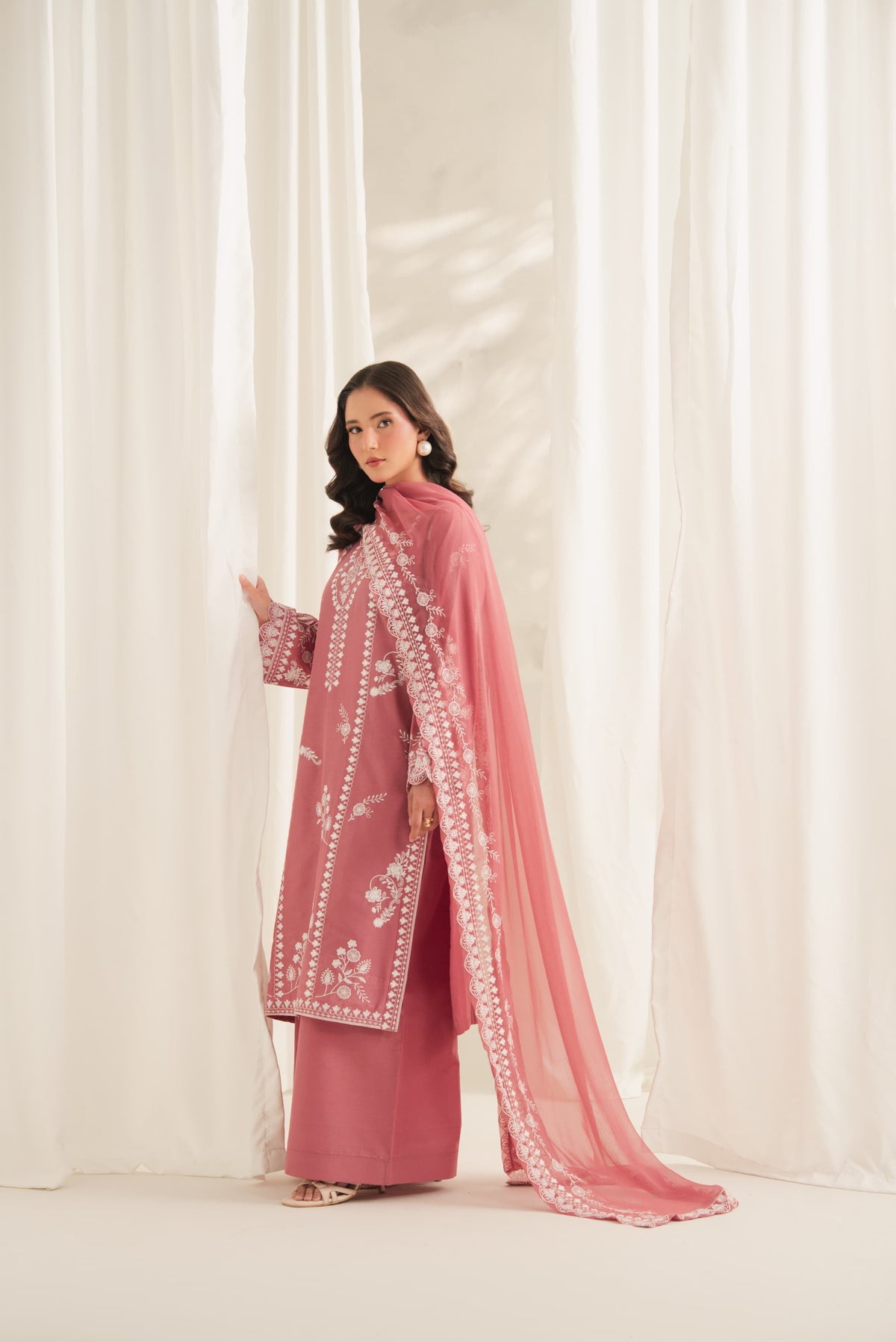 Pinki Embroidered 3pcs
