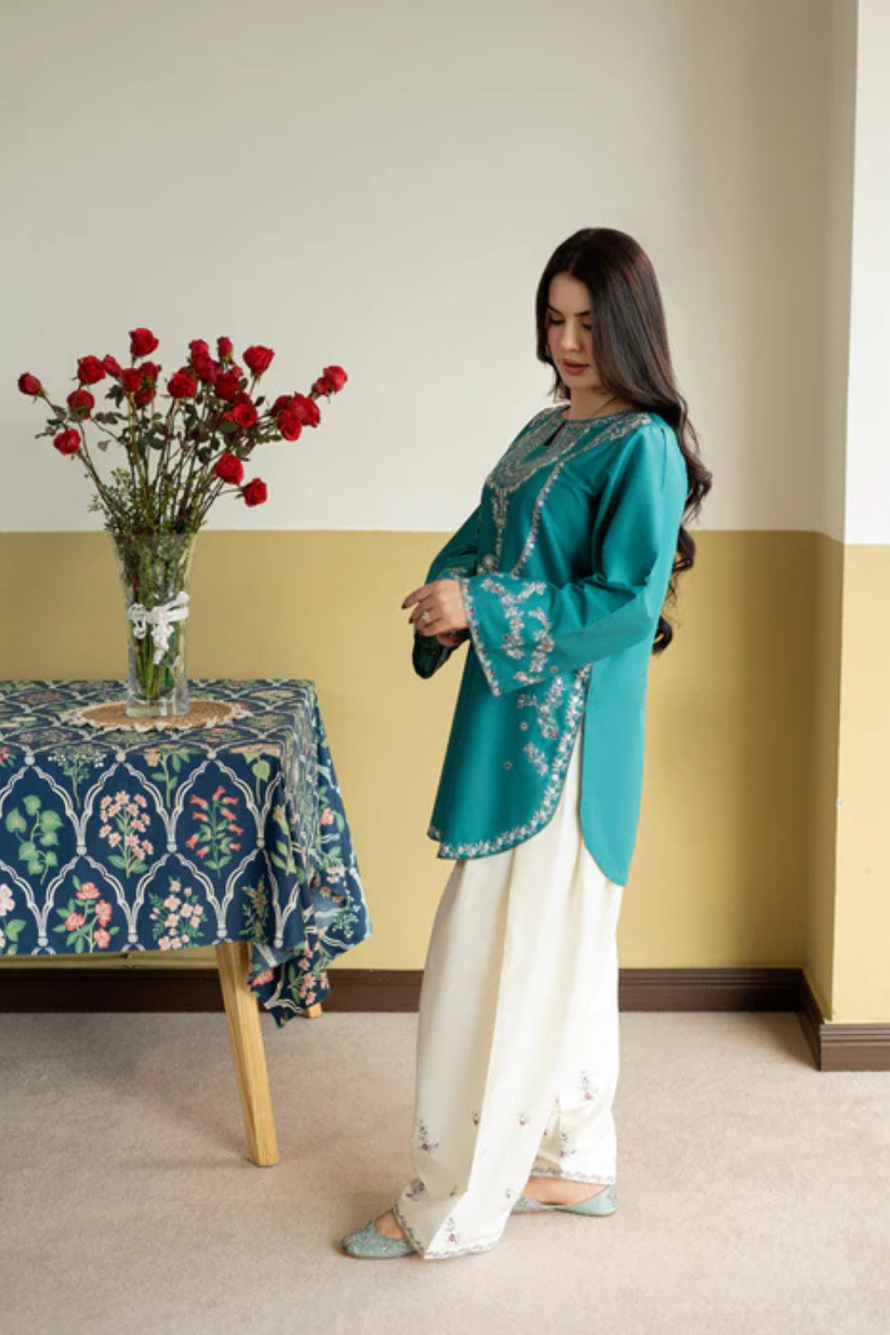 Jasmin Embroidered 2pcs