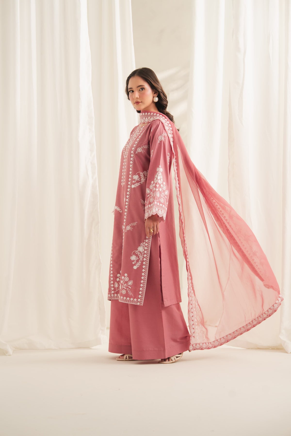 Pinki Embroidered 3pcs