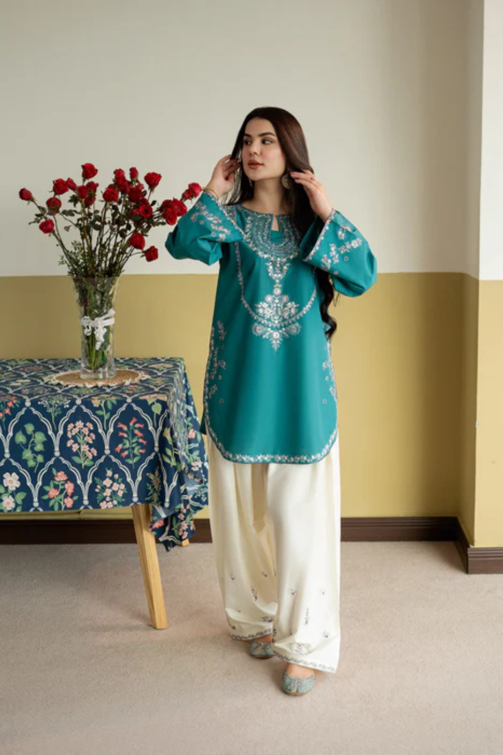 Jasmin Embroidered 2pcs