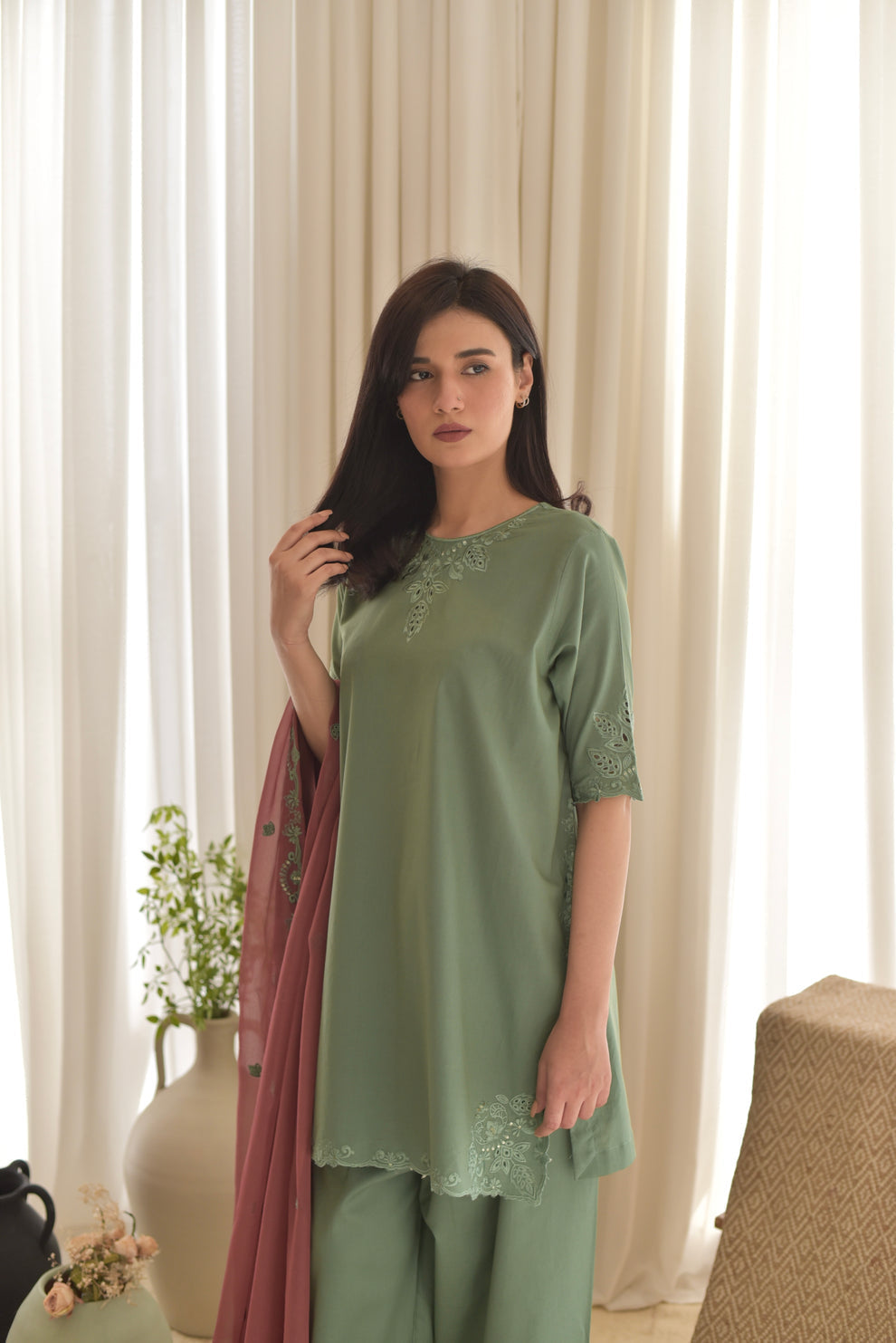 Pista Zola Embroidered 3pc