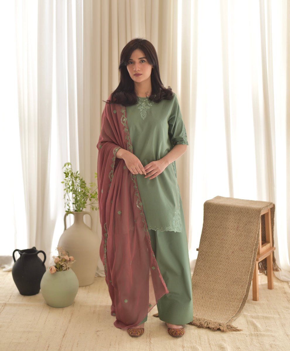 Pista Zola Embroidered 3pc