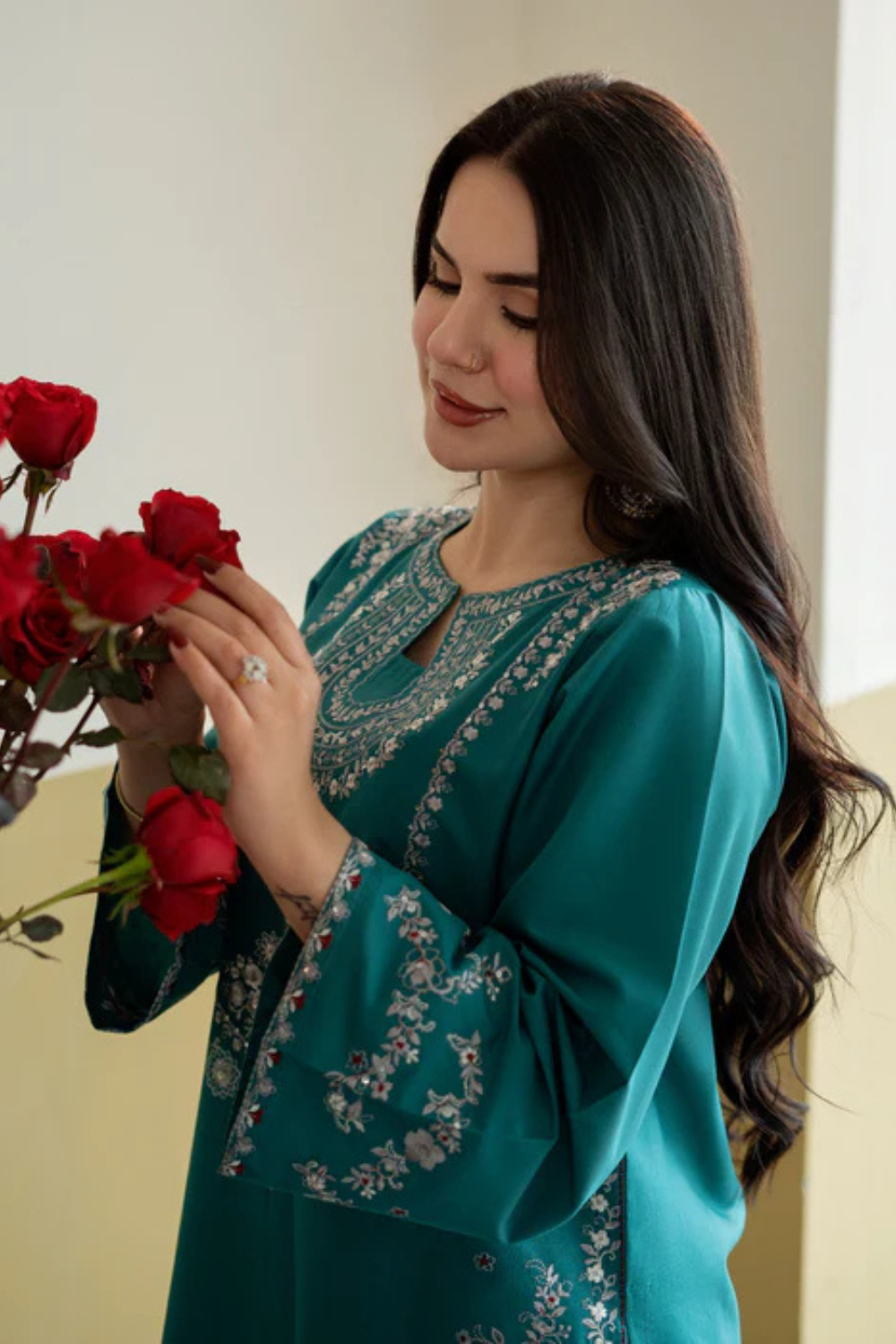 Jasmin Embroidered 2pcs